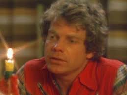 Who is Robert Behling dating? Robert Behling girlfriend, wife