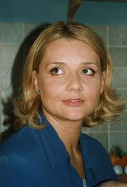 Julia królikowska od 10 lat gra w serialu klan najmłodszą córkę grażyny i rysia lubiczów. Malgorzata Ostrowska Krolikowska Imdb