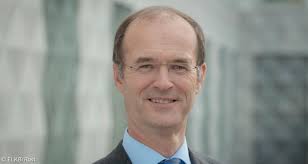 Es fehlt der Nachwuchs": Oberkirchenrat Blum über die Zukunft der Kirche  und Corona-Nachwirkungen