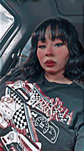 Raven Davis (@raeash2)