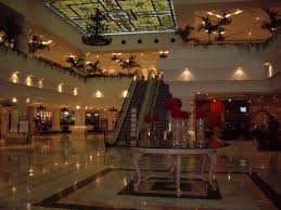 Moon palace cancun lies on cancun's tranquil south shore, nestled between a long, white sand beach and 123 acres of tropical foliage. Lobby Sunrise Picture Of Moon Palace Cancun Tripadvisor