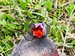 Kamu harus bisa membedakan tas hermes asli dan palsu. Batu Cincin Serai Hijau