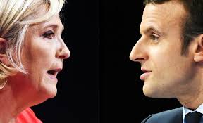 Le débat entre marine le pen et emmanuel macron, mercredi 4 mai au soir sur tf1 et france 2, a provoqué une vague de réactions dans le paysage florian philippot, de son côté, a considéré que marine le pen « a dominé ce débat parce qu'elle l'a acculé emmanuel macron à se montrer tel qu'il. Macron Le Pen Face Off As France Elects President Arab News