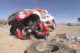 Most events since the inception in 1978 were staged from paris, france, to dakar, senegal, but due to security threats in mauritania. Reli Dakar 2020 Selain Gigit Kabel Fernando Alonso Juga Masuk Kolong Mobil Perbaiki Suspensi Gridoto Com