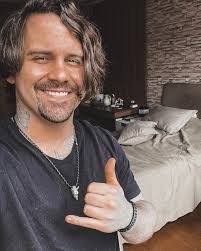 Denise Fasano's Instagram, Twitter & Facebook