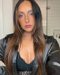 Kristina Fleming's Instagram, Twitter & Facebook