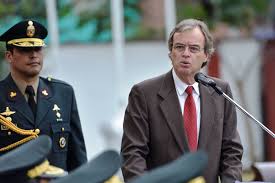 Resultado de imagen para carlos basombrio ministro del interior