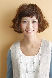 ふわふわパーマで可愛くしましょう feelのヘアスタイル パーマヘアの女の子 ふわふわ ヘアスタイル パーマ