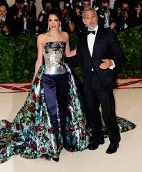 Though her engagement and marriage to george clooney thrust her into the public eye, internationally celebrated. George Und Amal Clooney Haben Ein Theater In Ihrer Nachbarschaft Gerettet