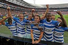 Bekerfinale|s (meerv.) laatste wedstrijd in een reeks waarin de winnaar een beker (2) krijgt voorbeeld. Bekerfinale 2014 Pec Zwolle Ajax 5 1 Foto Foto S Foto Op Hout