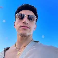 Aidan Mechem's Instagram, Twitter & Facebook