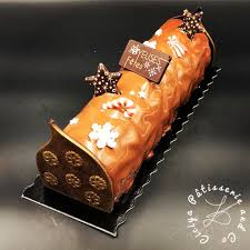 Buche 3 Chocolats Dacquoise Noisette Et Croustillant Praline Feuillantine Ciciya Patisserieandco