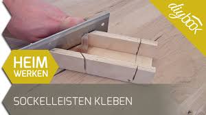 Zunächst müssen sie den untergrund vorbereiten und abschleifen. Sockelleisten Kleben Youtube