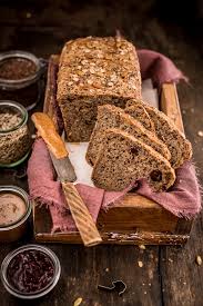 Allora mi sono data da fare per trovare una ricetta che mi ispirasse particolarmente e che si adattasse ad essere personalizzata con i semi di girasole che avevo acquistato un po' di tempo fa e che erano ancora inutilizzati nella dispensa. Pane Integrale Ai Cereali E Semi Multigrain Seed Bread Beauty Food Blog