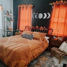 For the indecisive designers, chalkboard paint is a fun way to turn your walls into a giant chalkboard that you can decorate and erase whenever you're ready to change it up. How To Highlight And Decorate A Black Accent Wall