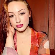 Alisha Roe's Instagram, Twitter & Facebook