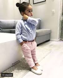 صور طفلة صغيرة تنافس الفاشينستا على الانستغرام بإطلالاتها الأنيقة رائج Kids Outfits Capri Pants Clothes