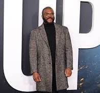 The top 15 tallest actors in Hollywood as of 2022, ranked ...