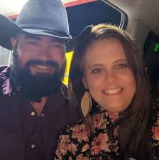 What are some tips for making homecoming mums?