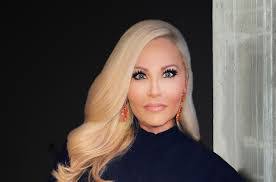 Katherine Thomas's Instagram, Twitter & Facebook