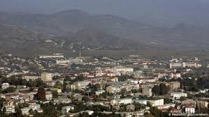 Αρμενία και αζερμπαϊτζάν ερίζουν και πάλι για την αμφισβητούμενη περιοχή ναγκόρνο καραμπάχ, αναζωπυρώνοντας τις ανησυχίες για μία ακόμη περιφερειακή σύγκρουση, με απρόβλεπτες συνέπειες σε ευρώπη και ασία. Anazwpyrwsh Ths Diamaxhs Armenias Azermpaitzan Politikh Dw 02 04 2016