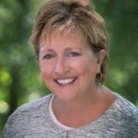 Emily Boardman's Instagram, Twitter & Facebook