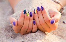 Powder dip nail designs are slowly but surely becoming a thing™, adding an element of versatility with dip nails, you're essentially getting a basic manicure in the sense that you pick the color, and a. Dip Powder Manicure Everything You Need To Know About It