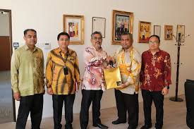 Untuk makluman tuan, pihak tabung haji sudah menawarkan kepada kami suami isteri untuk menunaikan fardhu haji pada musim haji hal ini disebabkan kami telah bertukar alamat surat menyurat. Kunjungan Hormat Oleh Tuan Haji Khairoddin Bin Ahmad Pengarah Lembaga Tabung Haji Negeri Sembilan Portal Rasmi Majlis Bandaraya Seremban Mbs