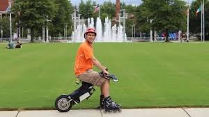 Er suchte eine lösung, um schnell und besser durch unebenes gelände mit. Im Sattel Fliegen Ein Elektro Bike Fur Inlinerskater Ingenieur De
