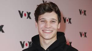 Logo logo hoody hooded sweatshirt kapuzenpulli wincent weiss merch pullover mit kapuze sweatpulli mit kapuze hoodie hoodie. Fans Emport Ist Wincent Weiss Dsds Vergangenheit Peinlich Promiflash De