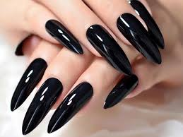 Las uñas acrílicas lucen atractivas en casi todas las personas. Unas Acrilico Negras Con A Paso Unas Acrilicas