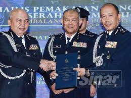 Polis akan memanggil menteri besar selangor, datuk seri amirudin shari ke bukit aman dalam tempoh terdekat, bagi memberi keterangan berhubung timbalan ketua polis negara, datuk seri acryl sani abdullah sani pada awal bulan ini, dilaporkan berkata, sedang meneliti kes membabitkan. Kes Adib Polis Tidak Tolak Panggil Semula Beberapa Individu