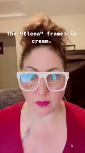 #smallbusinesstiktok #womanentrepreneur #foryoupage #glassess #eyewear  #fashionframes #elena