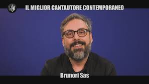 Изучайте релизы brunori sas на discogs. Intervista L Intervista A Brunori Sas E I Suoi Segreti D Artista Le Iene Video Mediaset Play