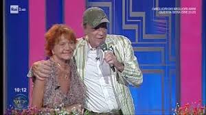 Il popolare cantante napoletano deve fare i conti con un gravissimo incidente stradale che stava per costargli la vita. Gianni Nazzaro Racconta L Amore Per Sua Moglie Nada C E Tempo Per 31 07 2020 Youtube