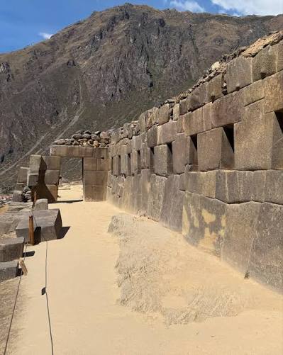 The Megaliths of Ollantaytambo. Some of the most impressive & imposing stone  walls found anywhere on the planet—even eclipsing most of Ancient Egypt.