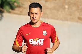 Galatasaraylılar merak etmesin, yönetimimiz takip ediyor. 1esogayqhyfwtm