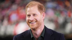 Lief! Prins Harry en prins Archie dragen dezelfde trui in nieuwe video