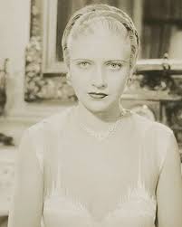 Linda Mattock originally designed this stunning pink gown for the 1978 ITV  mini-series 𝑳𝒊𝒍𝒍𝒊𝒆, where Francesca Annis wore it as Lillie Langtry,  famous mistress to the Prince of Wales (later Edward VII).