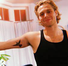 Calum hood tattoo artist ashton irwin tattoo artist! Meygg On Twitter 5sos Luke 5sos Luke Hemmings