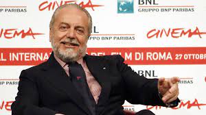 « io sto semplicemente dicendo e affermando perché sono democraticamente prese in un paese democratico dove la parole e l'informazione devono dare spazio. Neapels Prasident Aurelio De Laurentiis Brodelnder Vulkan Des Ssc Neapel Sport Sz De
