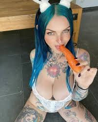 Riae Sexy In Lingerie Eating A Carrot 8x10 Picture Celebrity Print | eBay