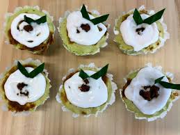 Pour mixture into 3 trays of 11 x 11 x 1 and bake at 200ºc boil ingredients a and then mix in ingredients b. 12 Pieces Berendam Cupcakes With Gula Melaka Halal Cake Delivery Singapore Singapore Online Cake Shop