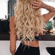 The hairstyle proves that bobs aren't just for women with straight hair. Klaoudyna Hair Styles Long Hair Styles Beach Hair