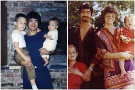 Lee became one of the biggest pop culture icons of the 20th century. 10 Foto Kenangan Mendiang Bruce Lee Dan Anak Ayah Idaman