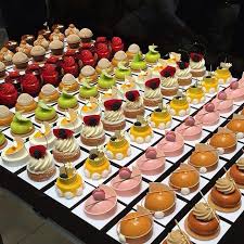 El Del Medio En Crema De Mantequilla Y De Chocolate Fancy Desserts Dessert Recipes Delicious Desserts