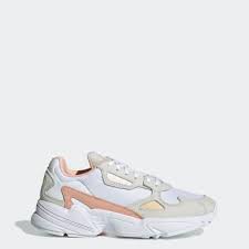 Welcome to adidas online shop, find the latest collection of adidas clothes, shoes, accessories let's dive deeper and reconnect with our true selves. Falcon Schuhe Adidas De