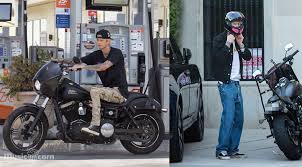 Machine gun kelly and yungblud, travis barker — i think i'm okay (hotel diablo 2019). Machine Gun Kelly Enjoys A Bike Ride After Dinner At Nobu Malibu