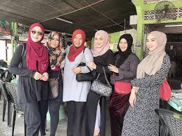 Ombak yang kecil jangan diabaikan (artinya perkara kecil yang mungkin mendatangkan bahaya perlu diperhatikan juga). Pin On Ainin Sofieya