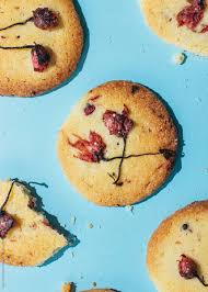 Las cookies se asocian únicamente a un usuario y su ordenador y no proporcionan referencias que las cookies son útiles por varios motivos. Cherry Blossom Cookies By Carmen Palma Stocksy United